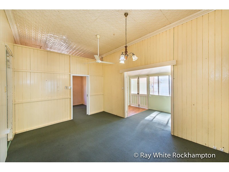 16 Armstrong Street, Berserker QLD 4701