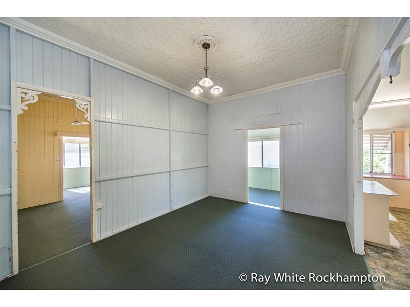 16 Armstrong Street, Berserker QLD 4701