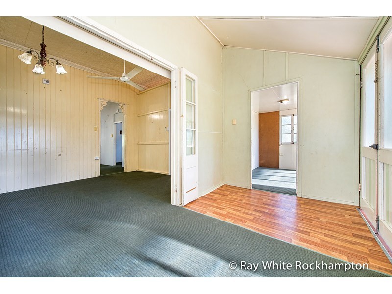 16 Armstrong Street, Berserker QLD 4701