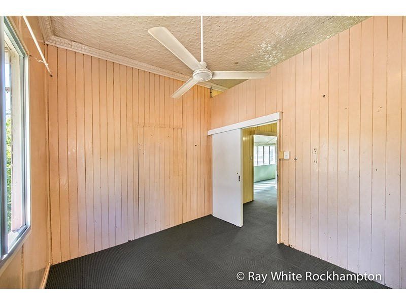 16 Armstrong Street, Berserker QLD 4701