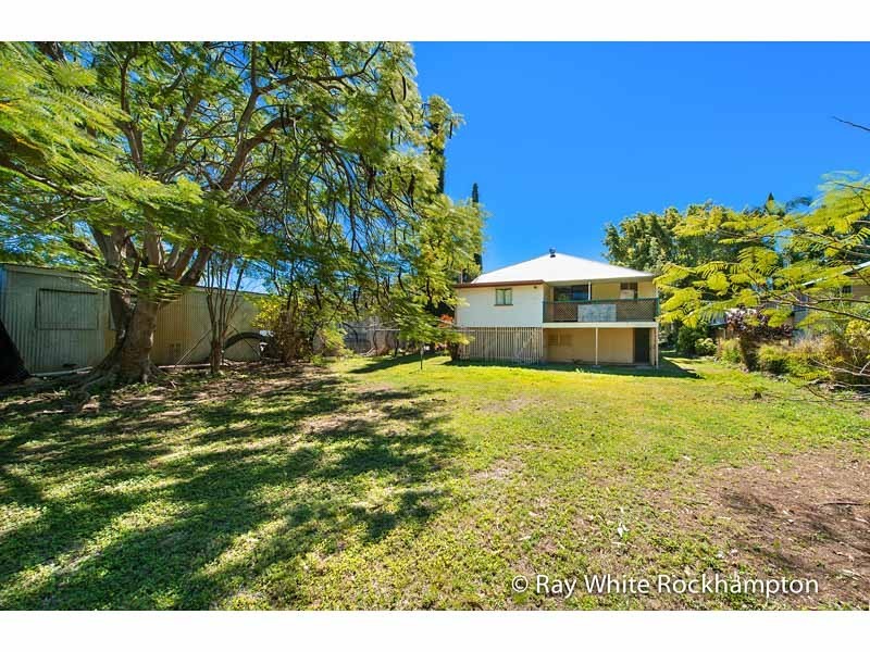 16 Armstrong Street, Berserker QLD 4701