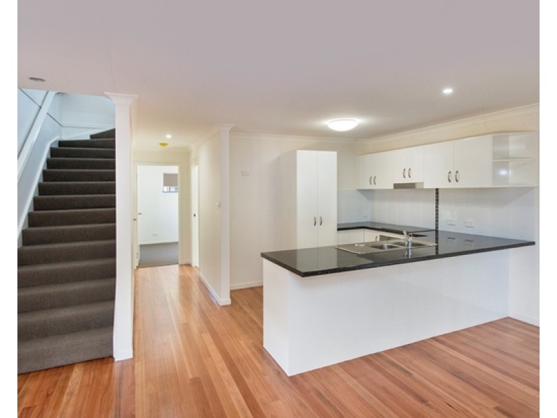 2/77 Livingstone Street, Berserker QLD 4701