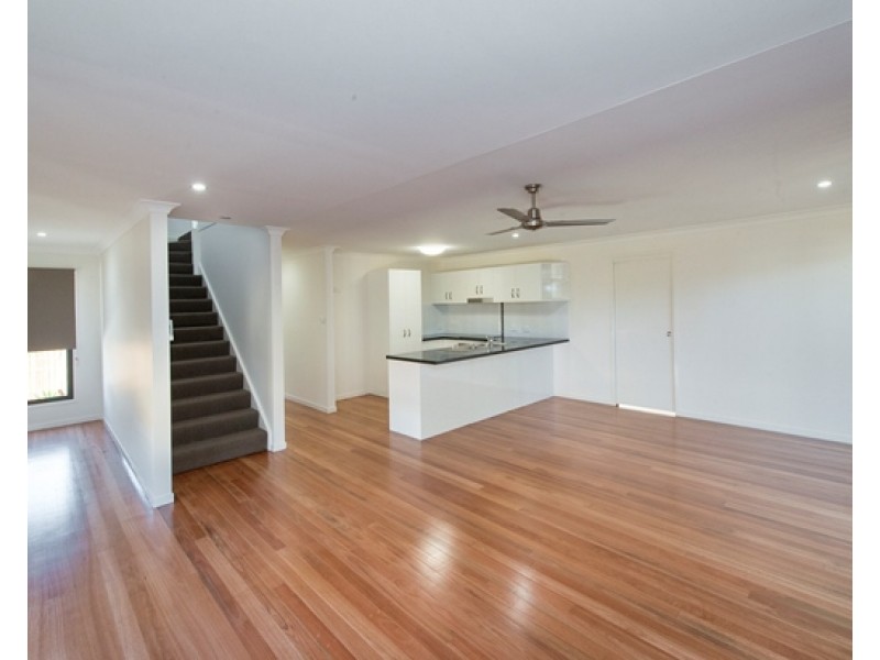 2/77 Livingstone Street, Berserker QLD 4701