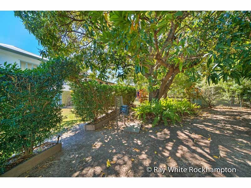300 Dean Street, Berserker QLD 4701