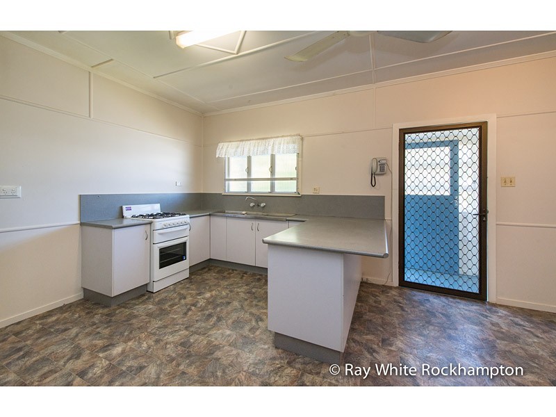 300 Dean Street, Berserker QLD 4701