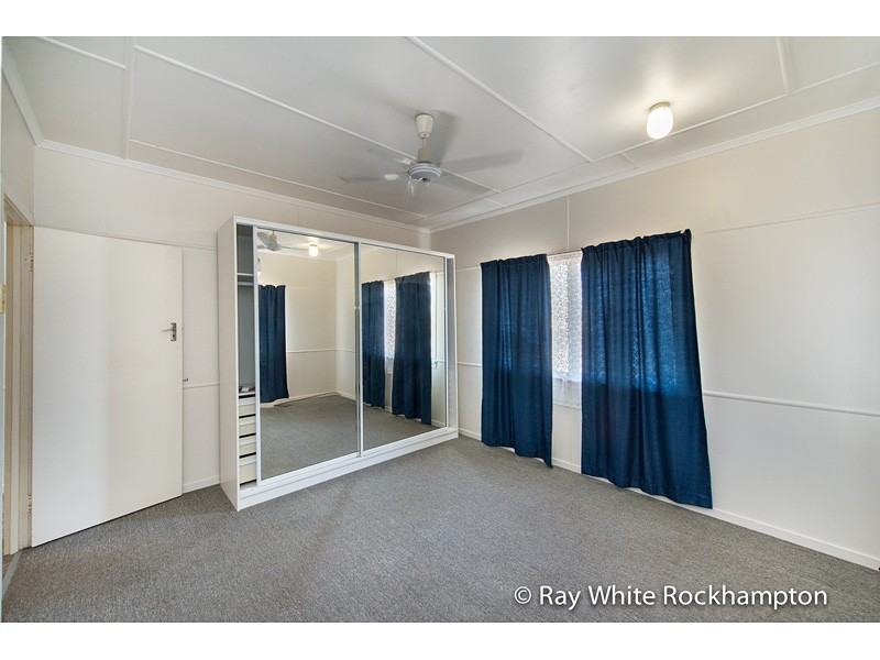 300 Dean Street, Berserker QLD 4701