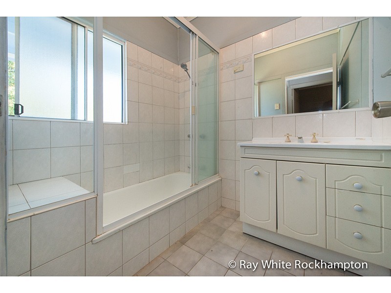 300 Dean Street, Berserker QLD 4701