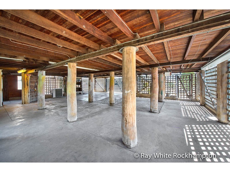 300 Dean Street, Berserker QLD 4701