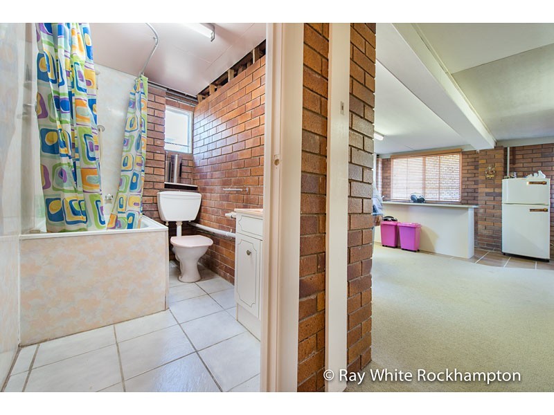 35 Locke Street, Kawana QLD 4701