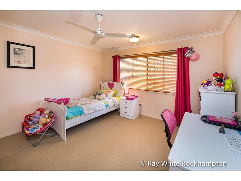 35 Locke Street, Kawana QLD 4701