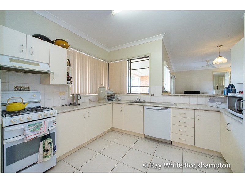 12 Sunrise Crescent, Gracemere QLD 4702