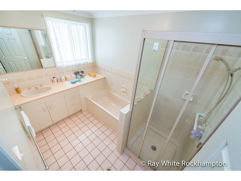 12 Sunrise Crescent, Gracemere QLD 4702