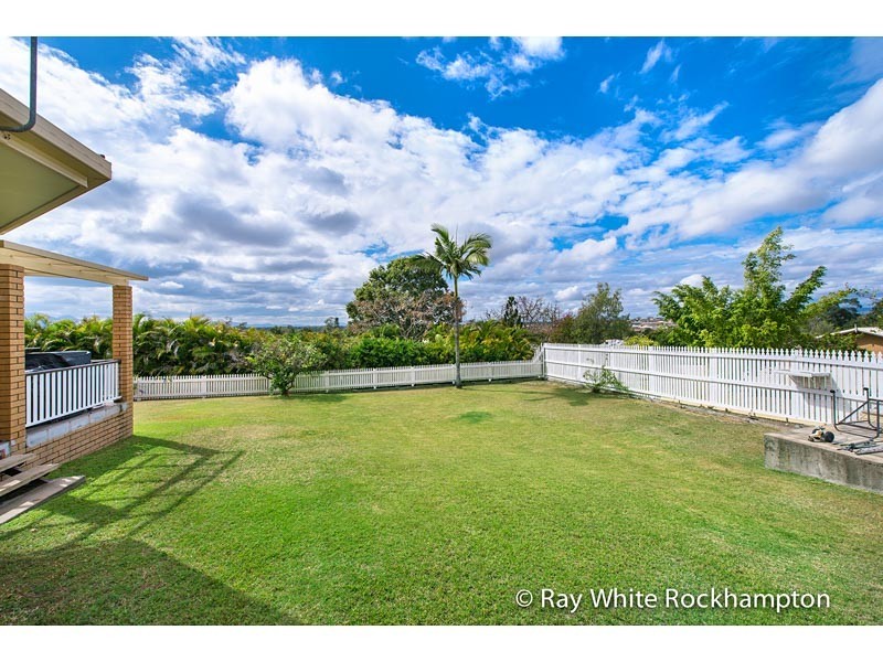 12 Sunrise Crescent, Gracemere QLD 4702