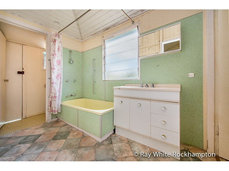 8 Heath Street, Wandal QLD 4700