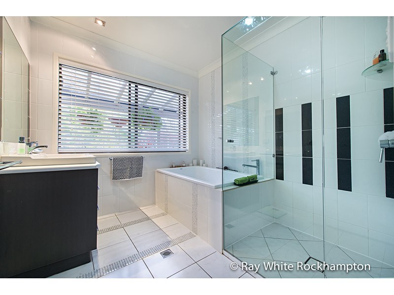 25 Belmont Road, Parkhurst QLD 4702