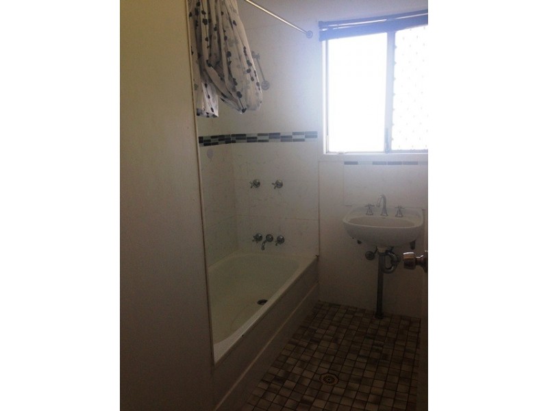 123 Sisley Street, Koongal QLD 4701