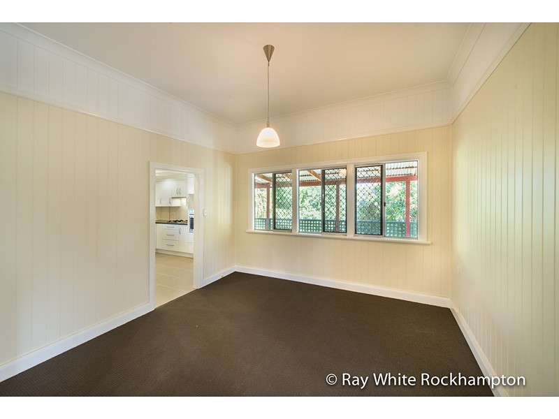 9 Pilkington Street, Koongal QLD 4701