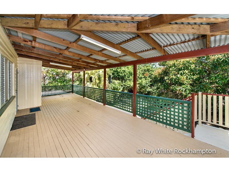 9 Pilkington Street, Koongal QLD 4701
