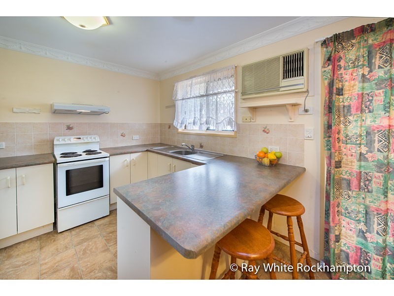 4 Bloomfield Street, Kawana QLD 4701
