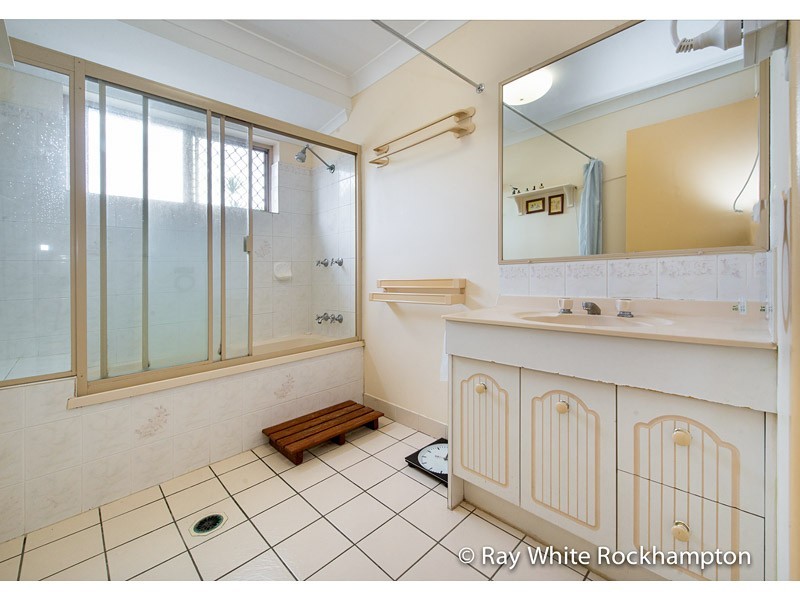 4 Bloomfield Street, Kawana QLD 4701
