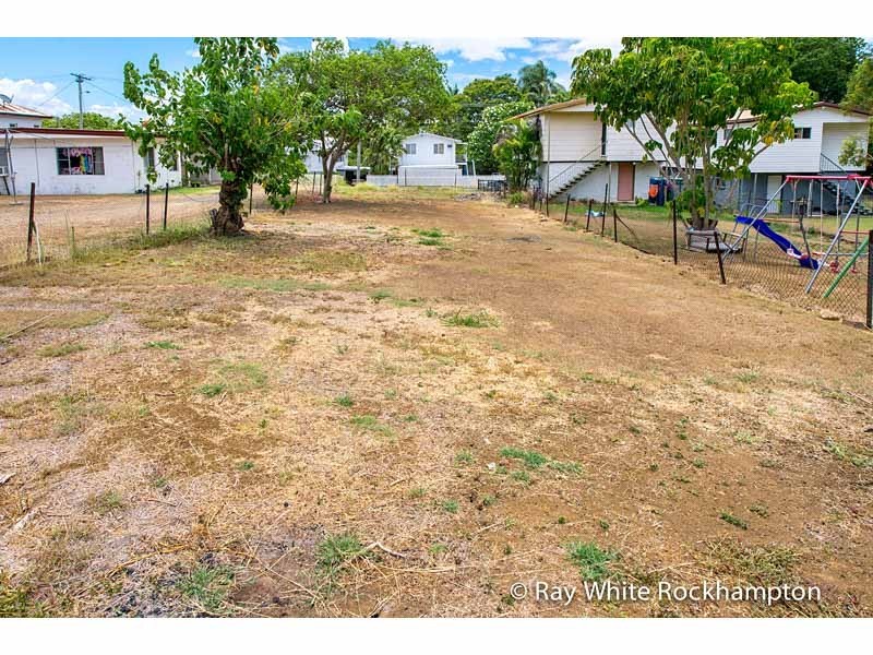 14 Pilkington Street, Koongal QLD 4701