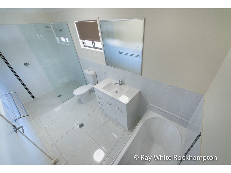 77 Livingstone Street, Berserker QLD 4701