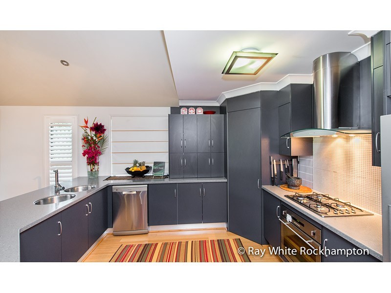 18 Hutcheon Street, Kawana QLD 4701