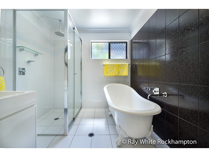 18 Hutcheon Street, Kawana QLD 4701