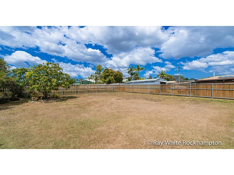 938 Yaamba Road, Parkhurst QLD 4702