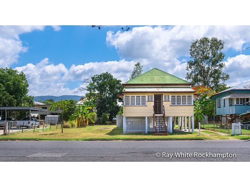 365 East Street, Depot Hill QLD 4700