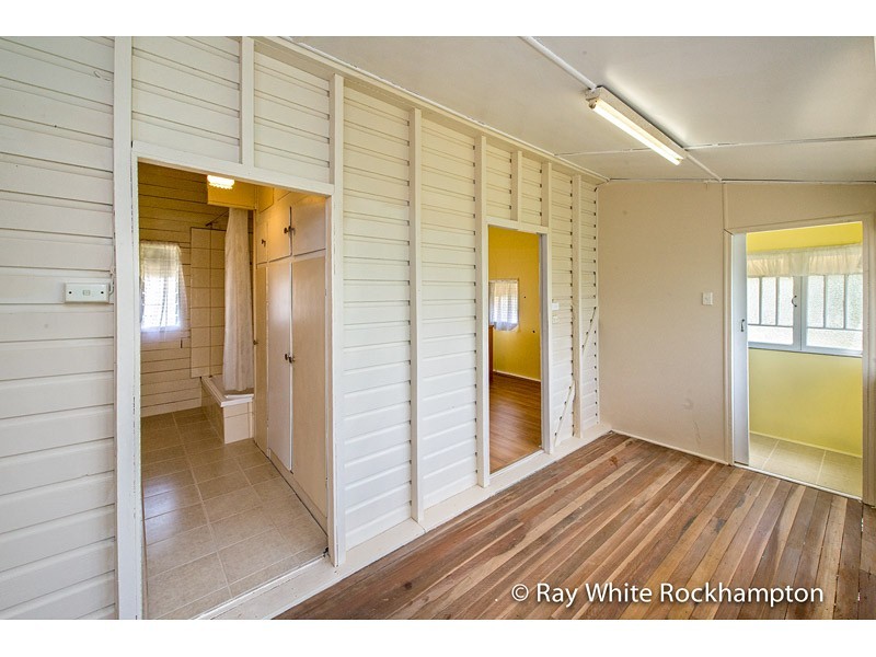 365 East Street, Depot Hill QLD 4700