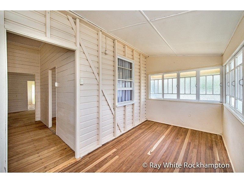 365 East Street, Depot Hill QLD 4700