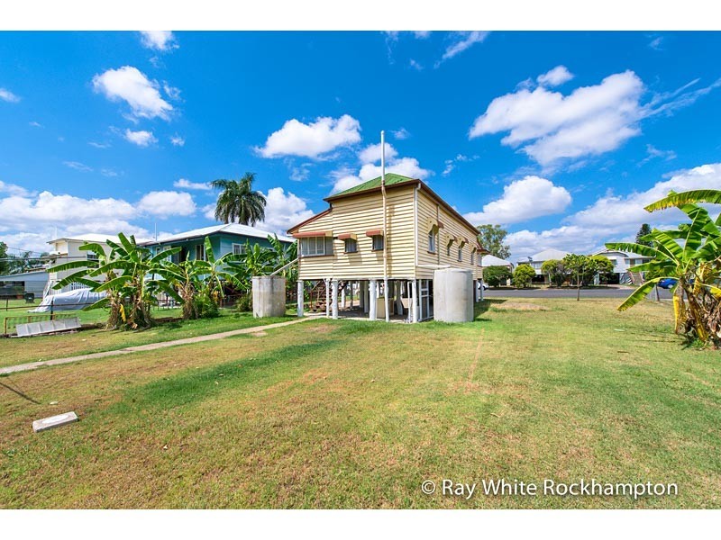 365 East Street, Depot Hill QLD 4700
