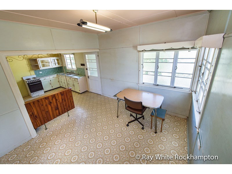 33 Armstrong Street, Berserker QLD 4701