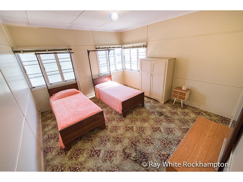 33 Armstrong Street, Berserker QLD 4701