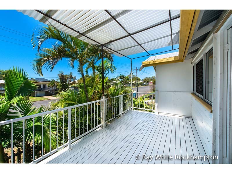 378 East Street, Depot Hill QLD 4700