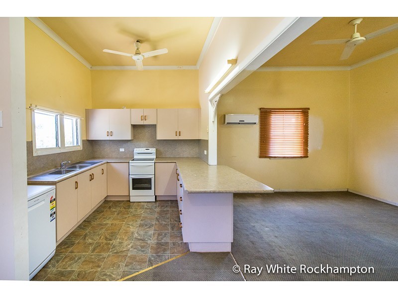 378 East Street, Depot Hill QLD 4700