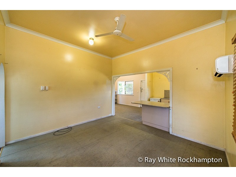 378 East Street, Depot Hill QLD 4700