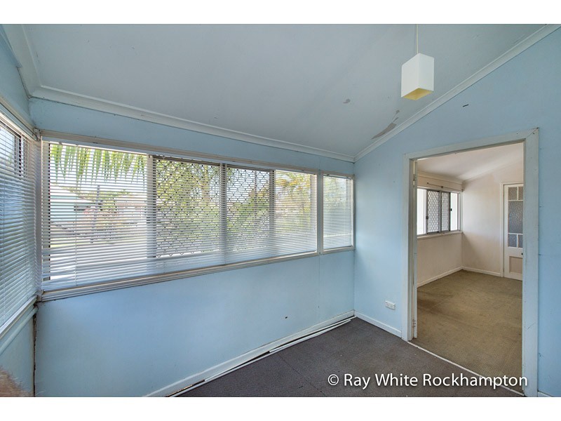 378 East Street, Depot Hill QLD 4700