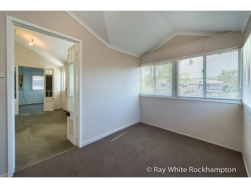 378 East Street, Depot Hill QLD 4700