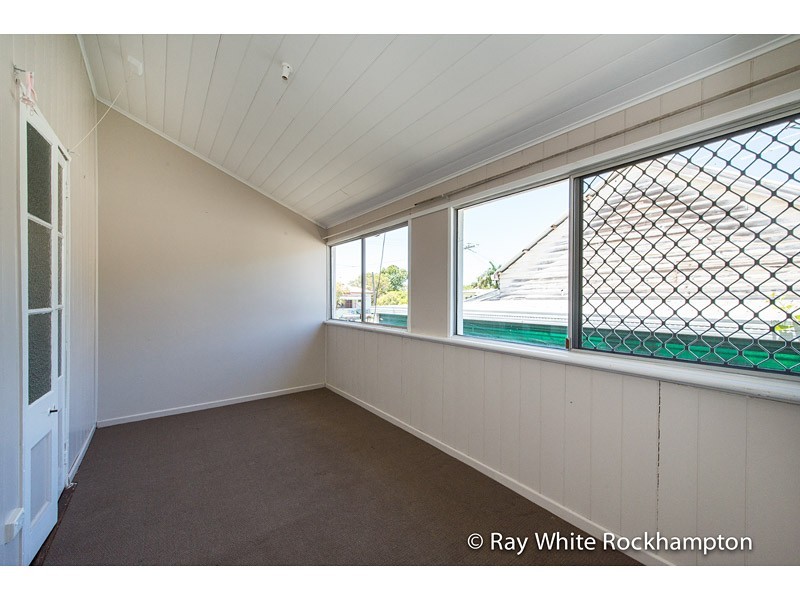 378 East Street, Depot Hill QLD 4700