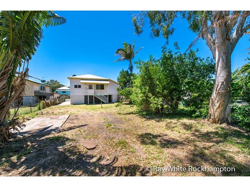 378 East Street, Depot Hill QLD 4700