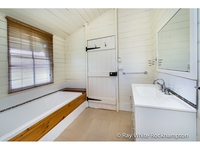 54 Ross Street, Allenstown QLD 4700