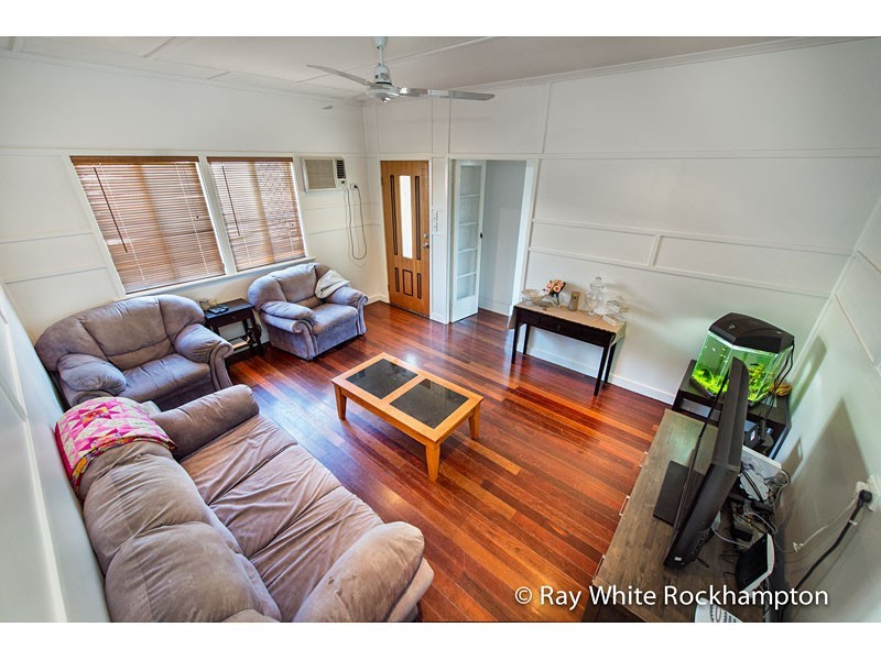 10 Wilmington Street, Kawana QLD 4701