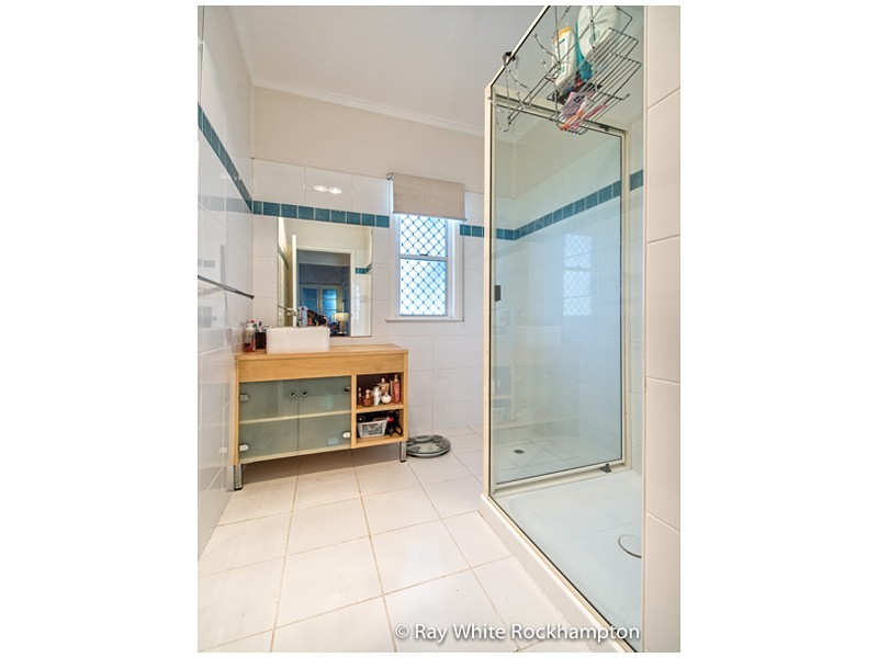 10 Wilmington Street, Kawana QLD 4701