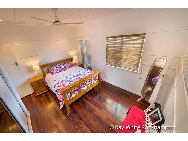 10 Wilmington Street, Kawana QLD 4701