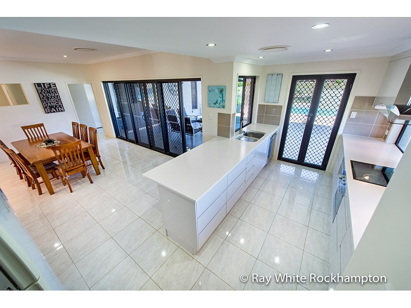 9 Robertson Road, Gracemere QLD 4702