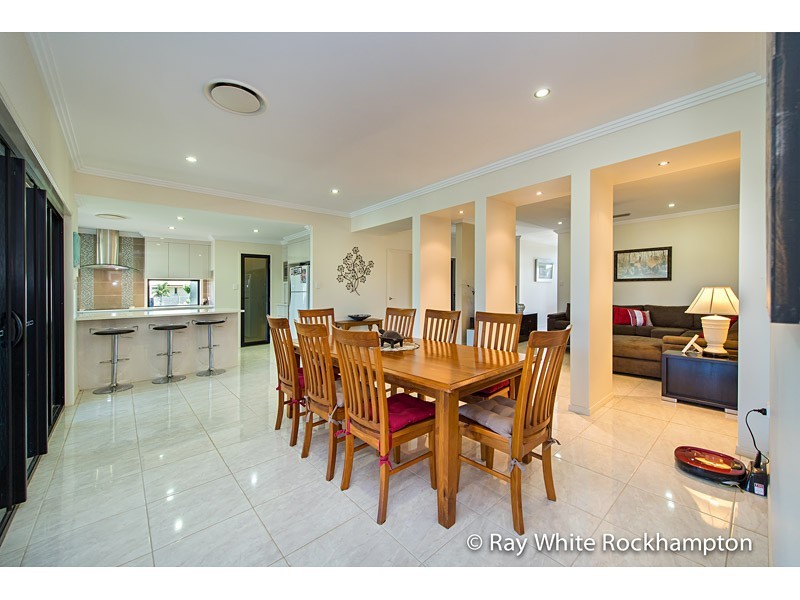 9 Robertson Road, Gracemere QLD 4702