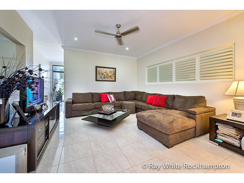 9 Robertson Road, Gracemere QLD 4702