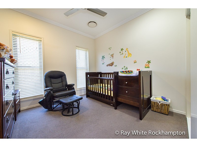 9 Robertson Road, Gracemere QLD 4702